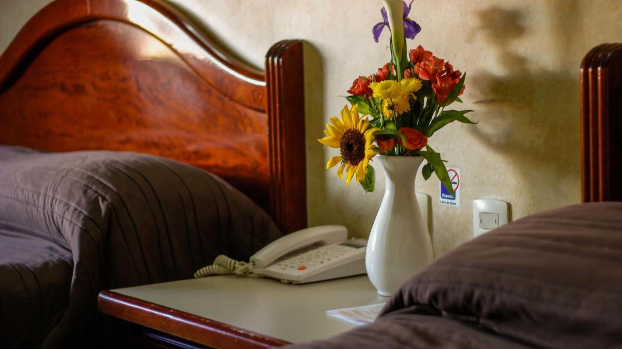 Hotel & Suites Marrod Chihuahua Kültér fotó